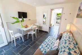 Duplex bord de mer avec terrasse, plage à pied par Groom*, Guidel